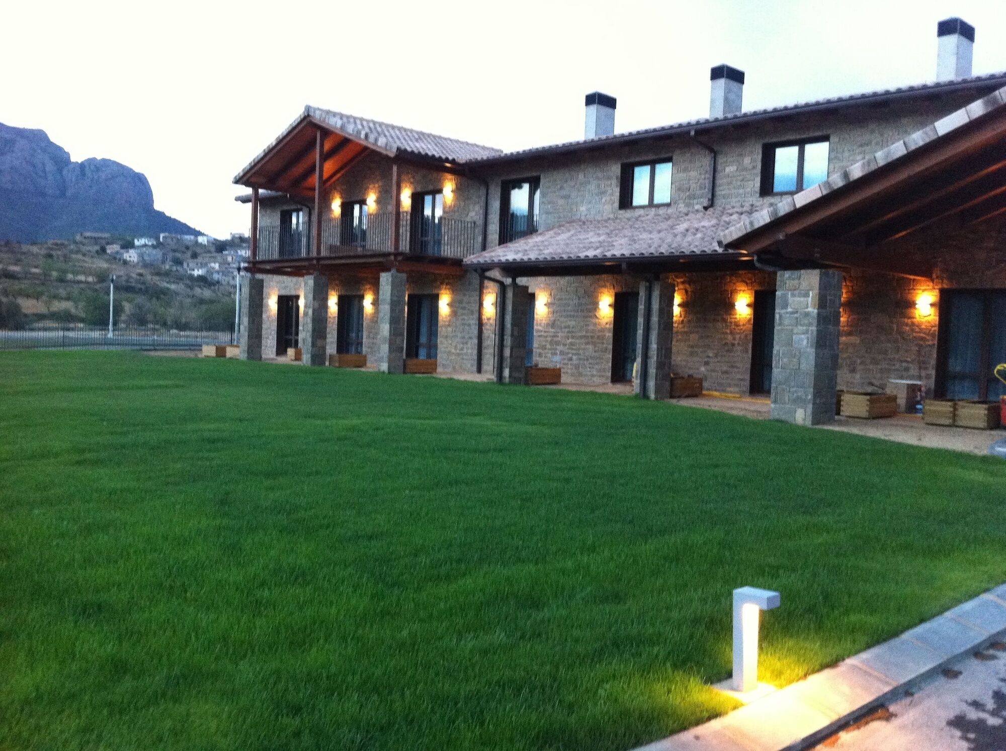Murillo de Gállego Hotel Spa Aguas De Los Mallos מראה חיצוני תמונה